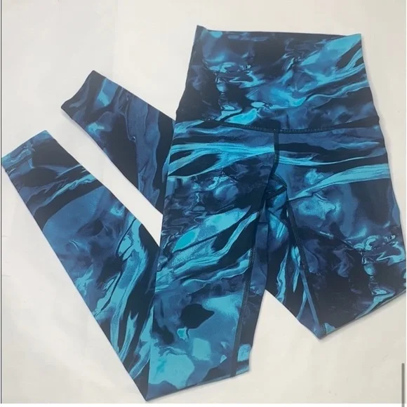 lululemon athletica Blue Patterned Leggings - Picture 8 of 16